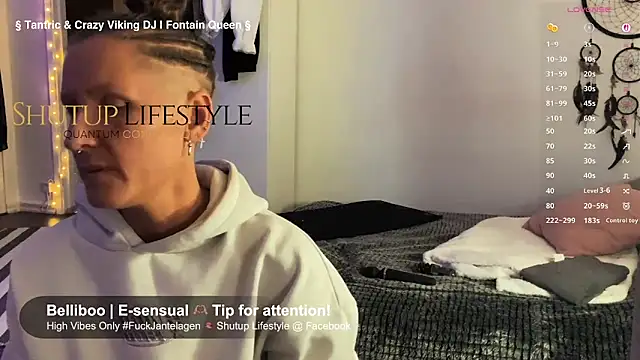 Snapshot of SwingWingWomanSweden chatting on 10-03-25, 07:26 SwingWingWomanSweden online show from 10-03-25, 07:26