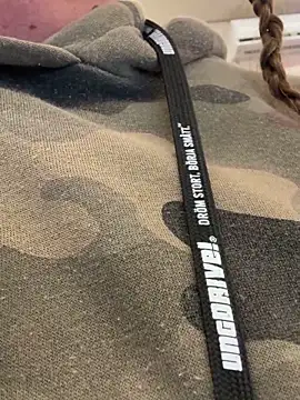 Snapshot of SwingWingWomanSweden chatting on 09-23-25, 06:48 SwingWingWomanSweden online show from 09-23-25, 06:48