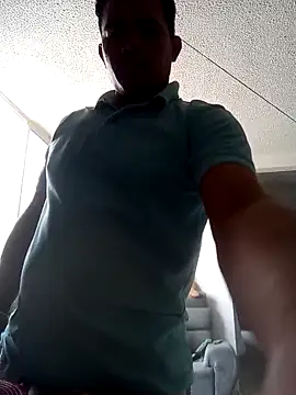 Snapshot of 2025-DANIEL chatting on 02-15-26, 09:25 2025-DANIEL online show from 02-15-26, 09:25