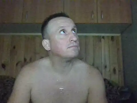 Snapshot of Maksymilian1 chatting on 10-07-25, 07:15 Maksymilian1 online show from 10-07-25, 07:15