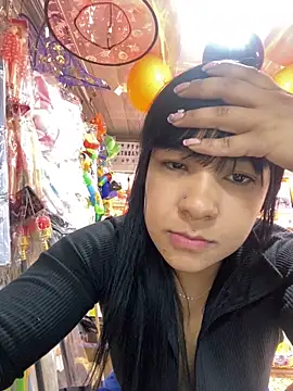 ThaliaFlorez online show from 10-28-25, 05:56