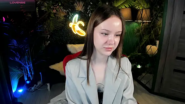 Snapshot of MarySparkle chatting on 06-02-26, 02:44 MarySparkle online show from 06-02-26, 02:44