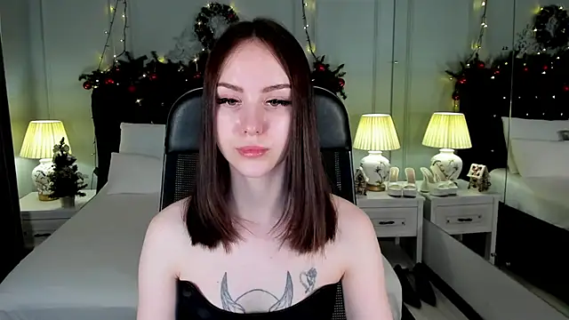 MarySparkle online show from 12-17-25, 03:33