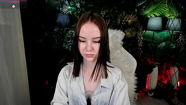 MarySparkle online show from 11-18-25, 03:43