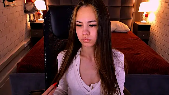 UliaNeer online show from 02-06-26, 05:03