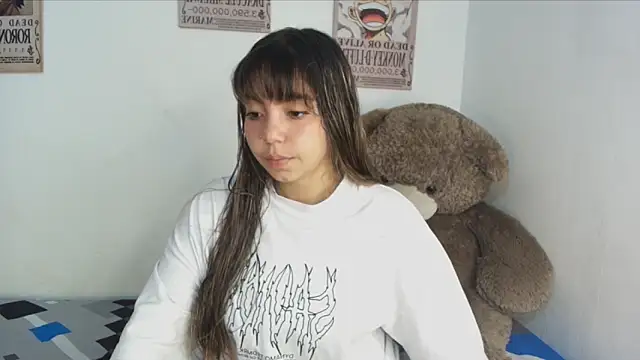 Snapshot of emma_grays2 chatting on 02-19-26, 03:58 emma grays2 online show from 02-19-26, 03:58