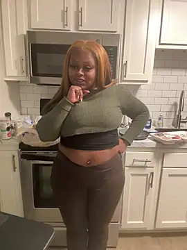 Snapshot of Juicystorm chatting on 12-23-25, 04:23 Juicystorm online show from 12-23-25, 04:23