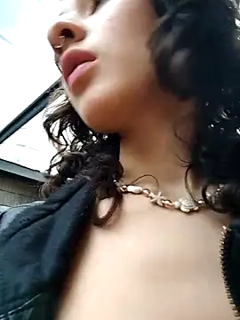 Snapshot of LuaBusch chatting on 05-15-26, 01:31 LuaBusch online show from 05-15-26, 01:31