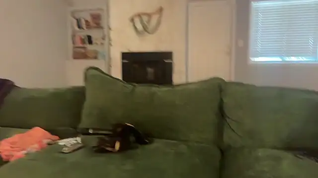 Snapshot of MommyGoddessL chatting on 07-31-26, 05:54 MommyGoddessL online show from 07-31-26, 05:54