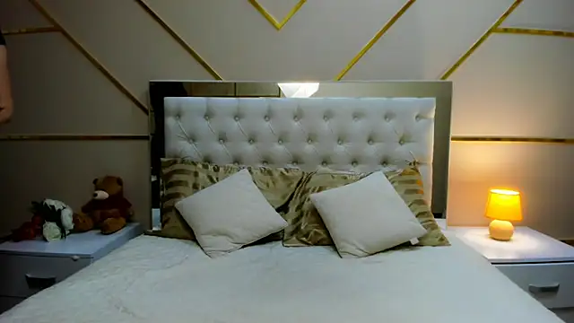 BeatriceAddams online show from 09-22-25, 09:10