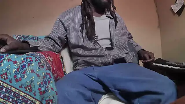 EYEzIAM online show from 12-17-25, 07:35