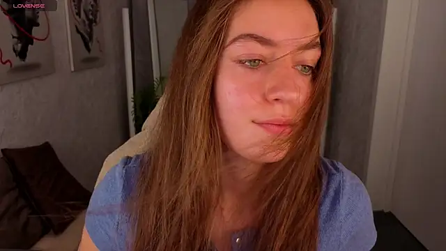Snapshot of Agnes_Wells chatting on 07-16-26, 01:13 Agnes Wells online show from 07-16-26, 01:13