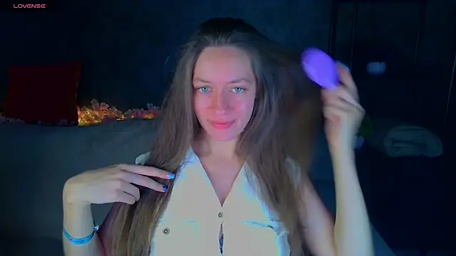Snapshot of Agnes_Wells chatting on 07-13-26, 01:16 Agnes Wells online show from 07-13-26, 01:16