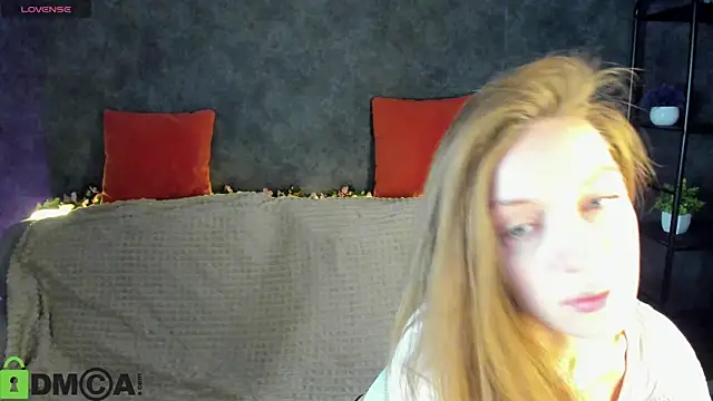 Agnes Wells online show from 04-26-26, 01:14