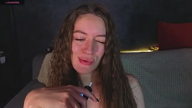 Snapshot of Agnes_Wells chatting on 06-03-26, 01:17 Agnes Wells online show from 06-03-26, 01:17