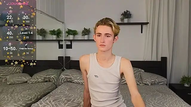 Snapshot of tommy_XXX chatting on 10-18-25, 11:40 tommy XXX online show from 10-18-25, 11:40