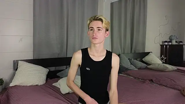 Snapshot of tommy_XXX chatting on 09-12-25, 07:57 tommy XXX online show from 09-12-25, 07:57