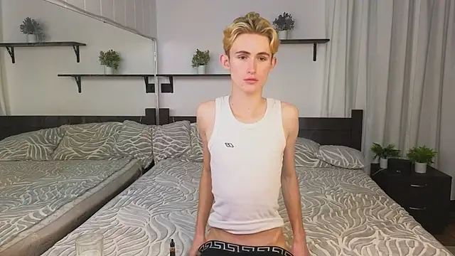 Snapshot of tommy_XXX chatting on 09-14-25, 03:12 tommy XXX online show from 09-14-25, 03:12