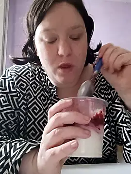 Feuchtekitty92xh online show from 04-24-26, 06:37