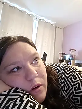 Feuchtekitty92xh online show from 10-15-25, 08:55