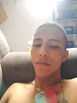 Snapshot of Davig4 chatting on 10-07-25, 12:50 Davig4 online show from 10-07-25, 12:50