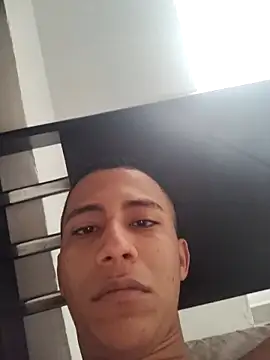 Snapshot of Davig4 chatting on 10-06-25, 02:29 Davig4 online show from 10-06-25, 02:29