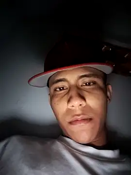 Snapshot of Davig4 chatting on 09-23-25, 02:51 Davig4 online show from 09-23-25, 02:51