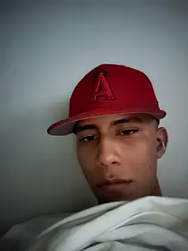 Snapshot of Davig4 chatting on 10-02-25, 10:24 Davig4 online show from 10-02-25, 10:24