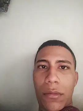 Snapshot of Davig4 chatting on 10-08-25, 12:17 Davig4 online show from 10-08-25, 12:17