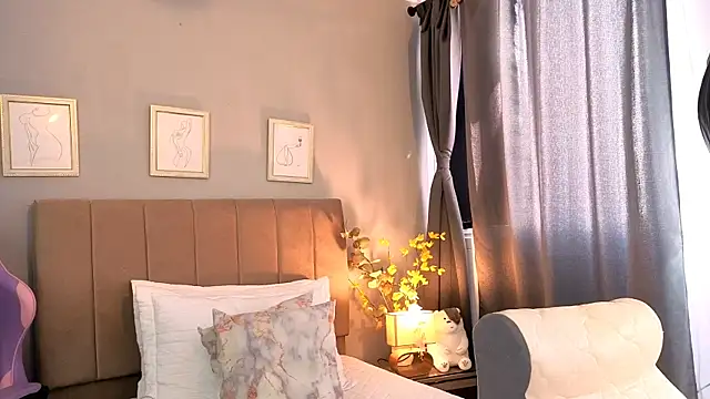 Penelophe01 online show from 02-10-26, 06:29