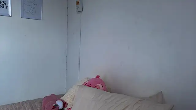 Penelophe01 online show from 02-15-26, 07:02