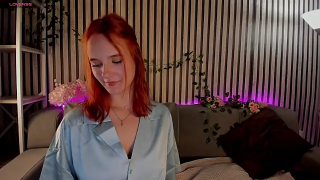 Snapshot of Casey_Sweeet chatting on 06-12-26, 03:21 Casey Sweeet online show from 06-12-26, 03:21