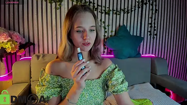 Casey Sweeet online show from 12-15-25, 09:15