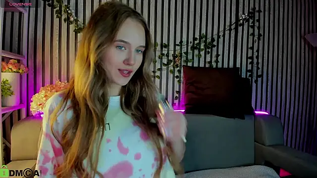 Snapshot of Casey_Sweeet chatting on 02-18-26, 01:03 Casey Sweeet online show from 02-18-26, 01:03