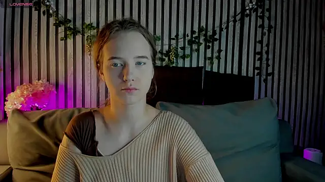 Snapshot of Casey_Sweeet chatting on 02-07-26, 01:02 Casey Sweeet online show from 02-07-26, 01:02