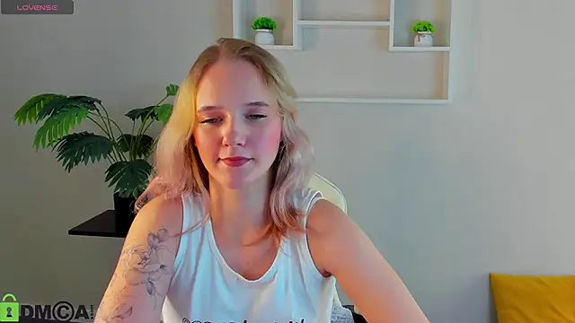 Casey Sweeet online show from 10-15-25, 02:58
