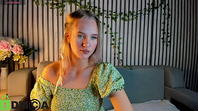 Casey Sweeet online show from 11-02-25, 04:12