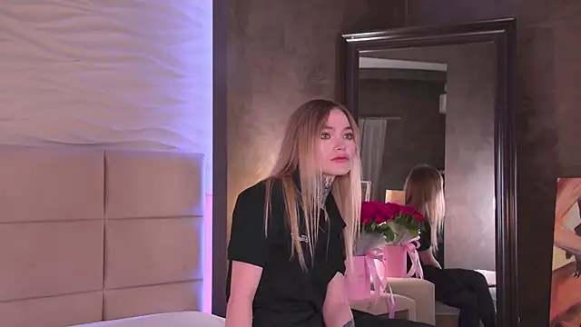 AriWild online show from 11-21-25, 04:22