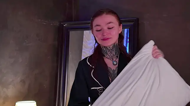 AriWild online show from 02-10-26, 04:11