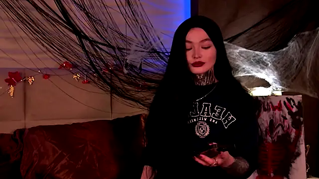 AriWild online show from 10-29-25, 04:55