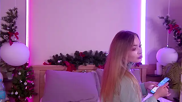 AriWild online show from 12-23-25, 04:45