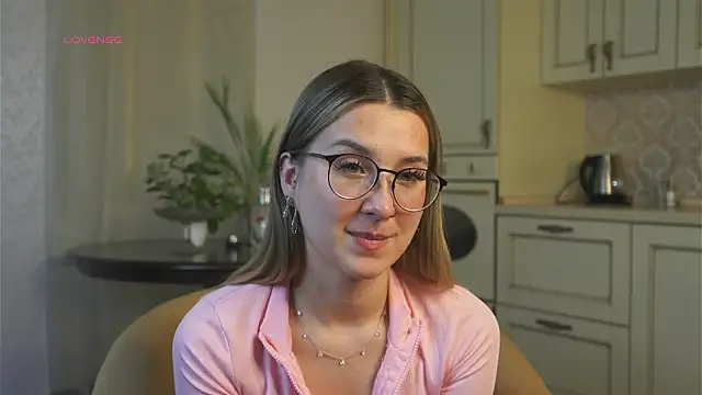 DarelleFaux online show from 10-08-25, 03:19