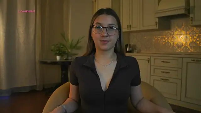 DarelleFaux online show from 10-29-25, 03:05