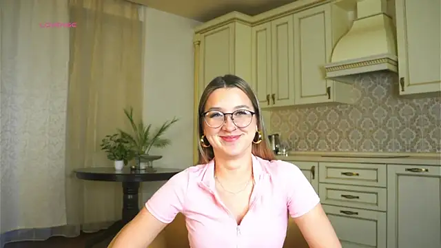 DarelleFaux online show from 10-11-25, 03:29