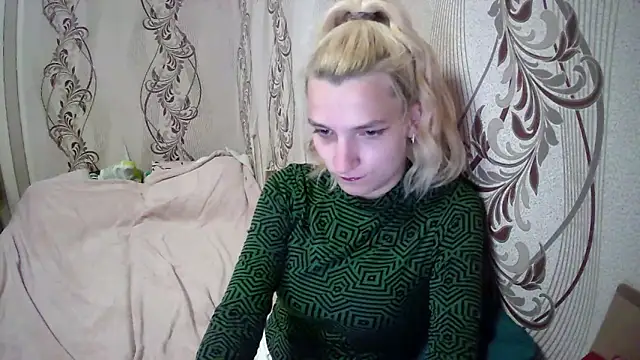 Snapshot of AlissaClark chatting on 06-07-26, 07:30 AlissaClark online show from 06-07-26, 07:30