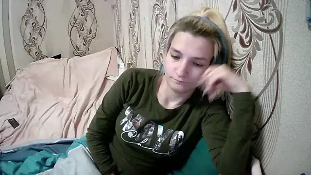 Snapshot of AlissaClark chatting on 04-30-26, 08:38 AlissaClark online show from 04-30-26, 08:38