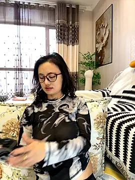 Snapshot of wen521 chatting on 10-21-25, 01:16 wen521 online show from 10-21-25, 01:16