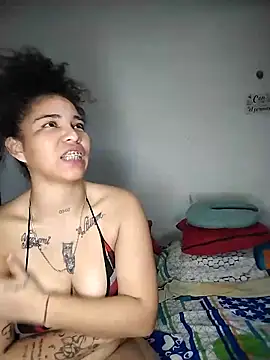 Snapshot of Vale_Nikol21 chatting on 12-15-25, 02:17 Vale Nikol21 online show from 12-15-25, 02:17