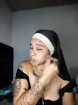 Snapshot of Vale_Nikol21 chatting on 12-21-25, 02:13 Vale Nikol21 online show from 12-21-25, 02:13