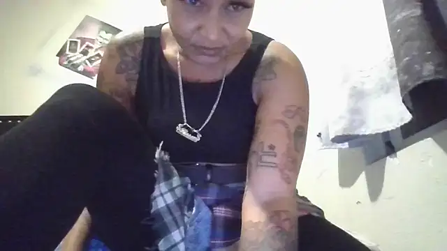 Snapshot of Flossee chatting on 09-26-25, 11:17 Flossee online show from 09-26-25, 11:17